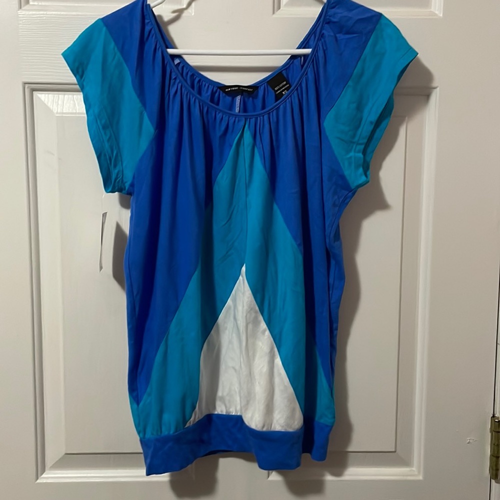 NWT New York & Company Pull Over Top